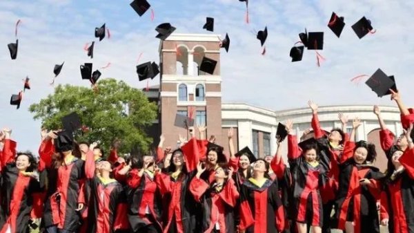 专业的股票配资官网 越来越多考生不再追求名校光环